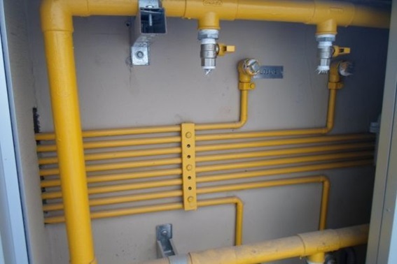 Retirada de agua em tubulação de gás  no Peruibe